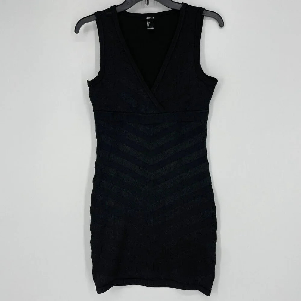 Forever 21 Mini Dress Women's Sz S Bodycon V-Neck Sleeveless Knitted Slim Black